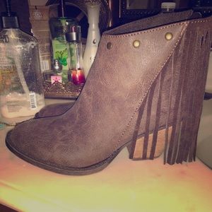 Bootie size 6 1/2